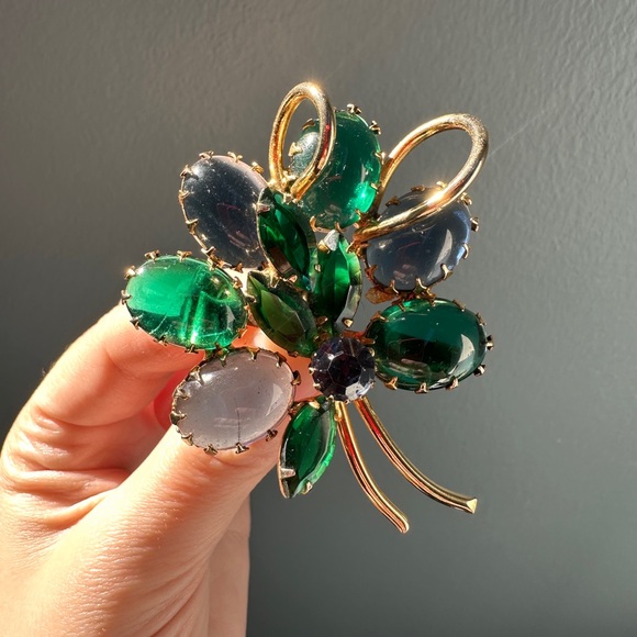 Vintage Weiss Brooch - Picture 5 of 5